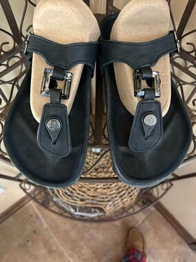 Birkenstock Black Gizeh Sandals.